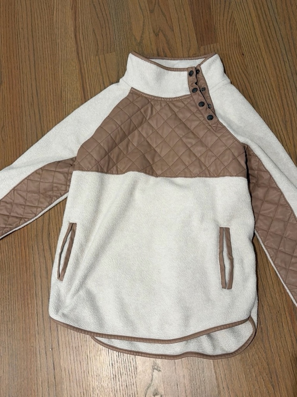 Abercrombie & Fitch Beige and Cream Quilted Sherpa Pullover Sweater